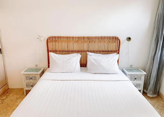 Hotel Happy Together By Kresna Hospitality 4*