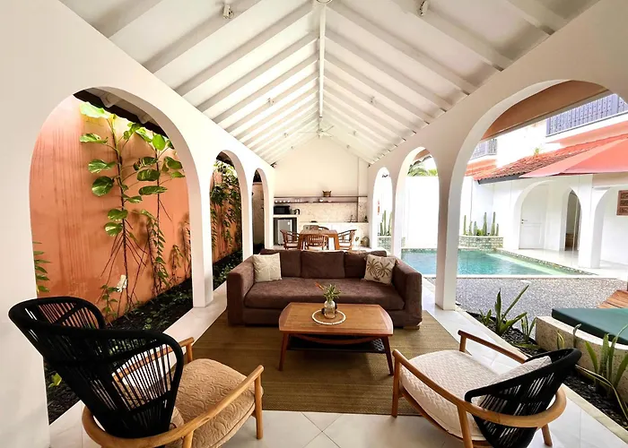 Hotel Happy Together By Kresna Hospitality 4*