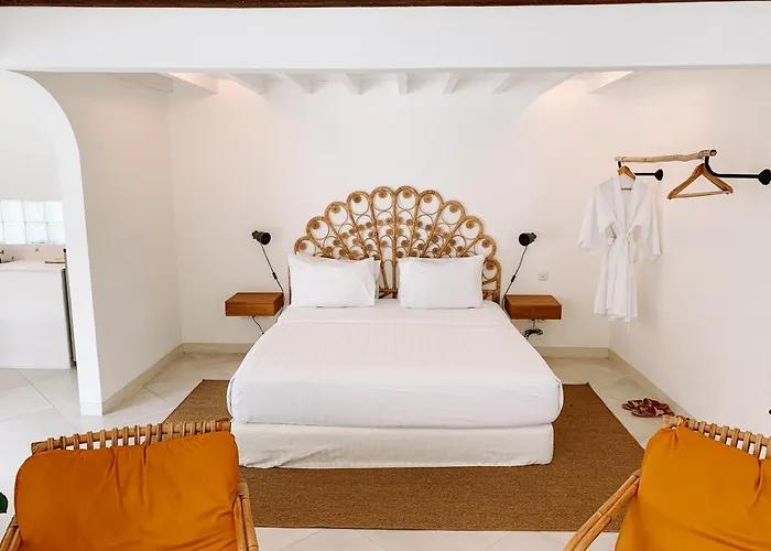 Hotel Happy Together By Kresna Hospitality 4*